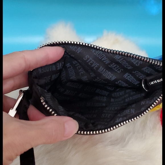 STEVE MADDEN Black rose embroidered wristlet NWOT - Picture 4 of 16